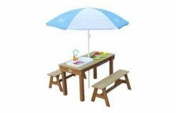 AXI Dennis Zand & Water Picknicktafel Met Speelkeuken Wastafel En Losse Bankjes Bruin Parasol Blauw/wit
