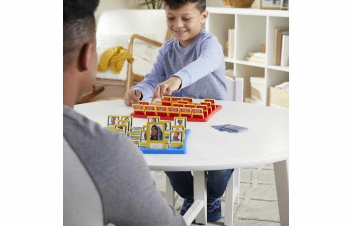 Hasbro Wie Is Het? - Afbeelding 4