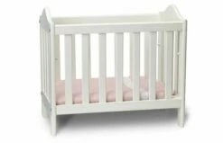 Micki Houten Poppenbedje